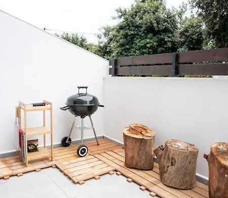 Doris アパート Rhodes City